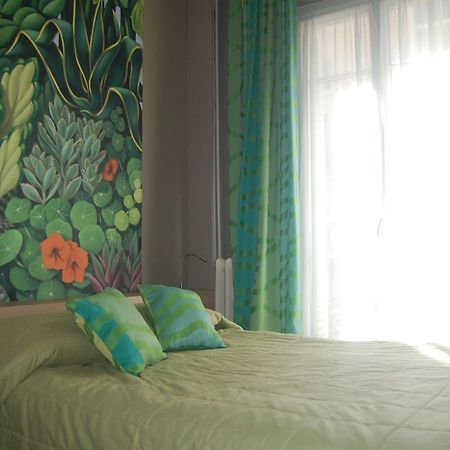Hotel Jean Bart パリ エクステリア 写真