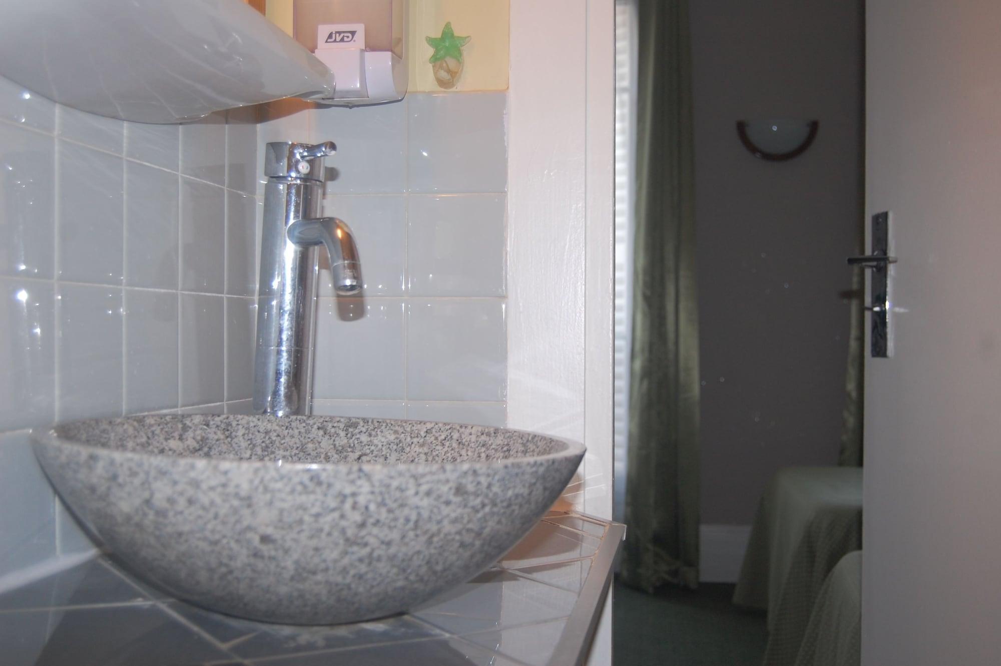 Hotel Jean Bart パリ エクステリア 写真
